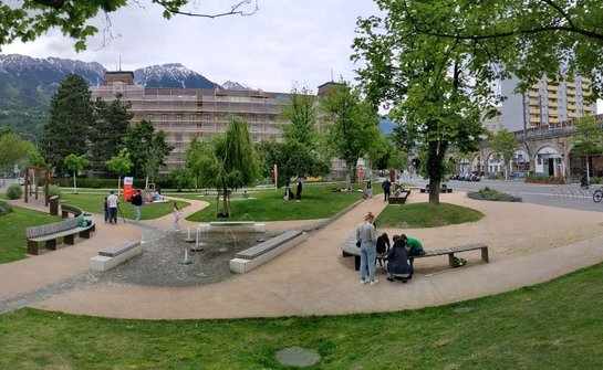 Blau-grüne Infrastruktur am Messepark in Innsbruck. Foto von Kathrin Schwab. NATURE THRIVES: NATURE-based urban water Transitions for Healthy, Resilient, InclusiVE regional Scapes