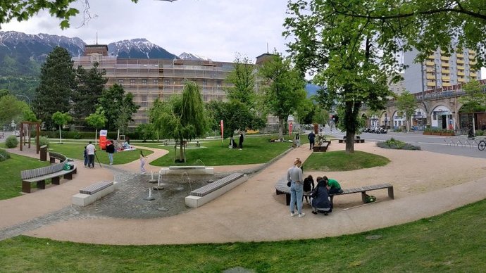 Foto des Messeparks in Innsbruck mit blau-grüner Infrastruktur.